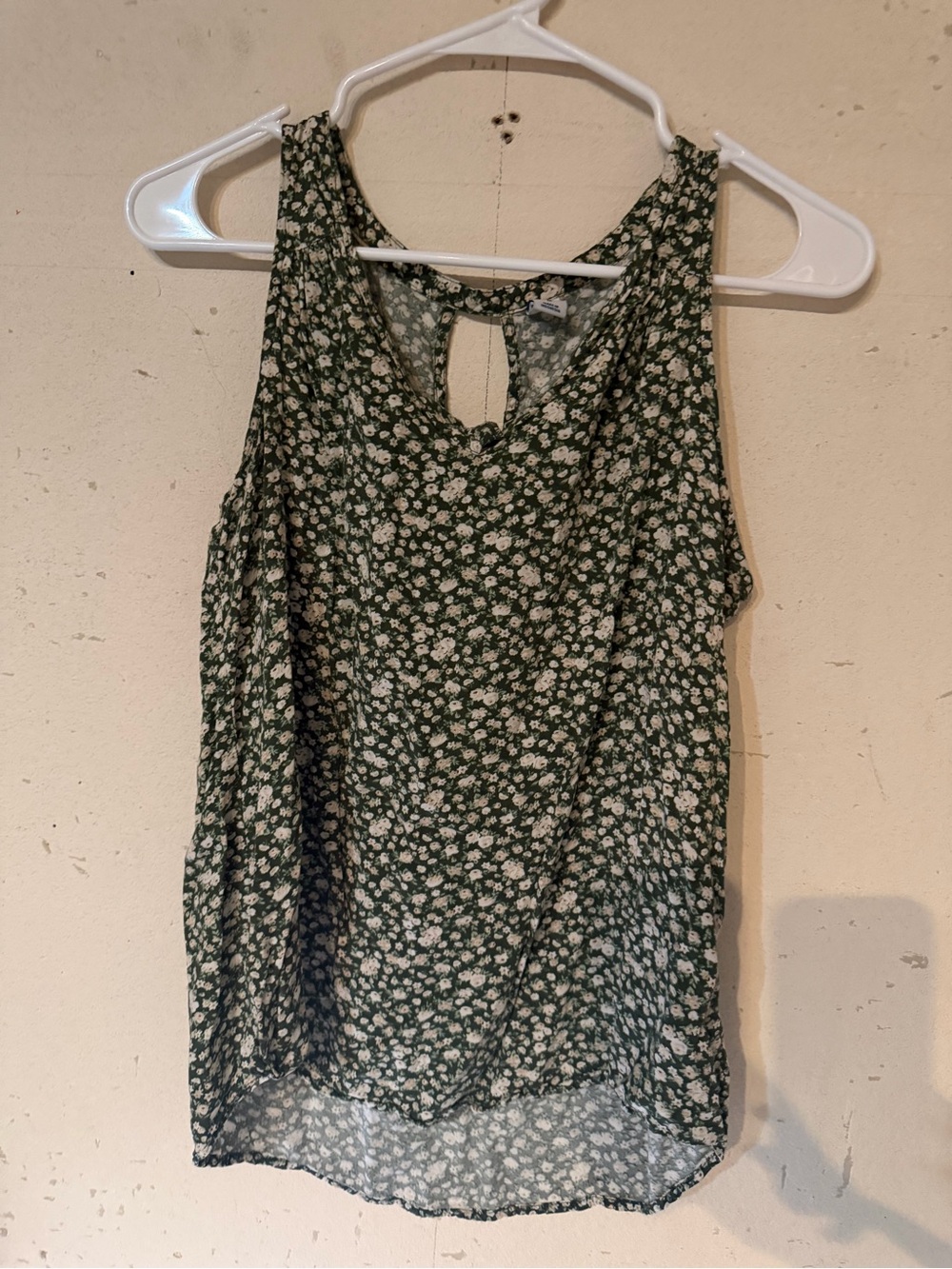 Old Navy Green Floral Keyhole Tank